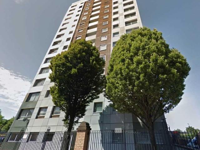 House for rent in Calderstones