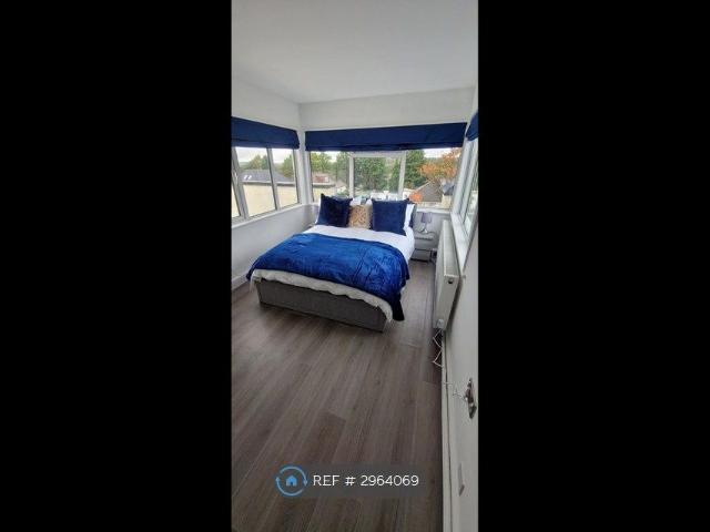 Studio for rent in Mill Hill, Greater London