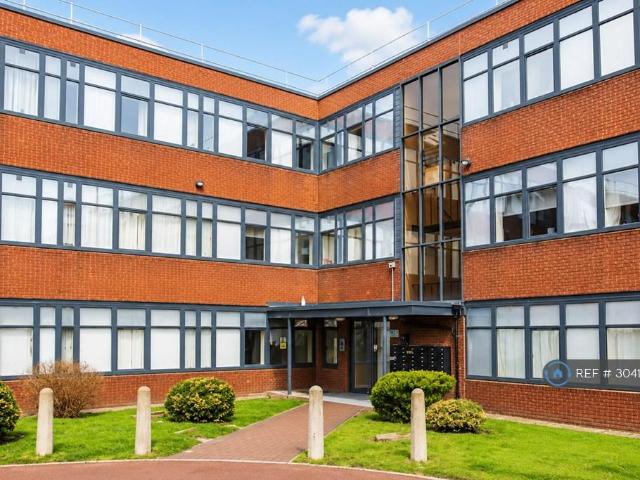Apartment for rent in Burnedge, Greater Manchester