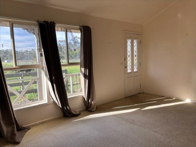 Apartment for rent in Hazelwood North, Victoria