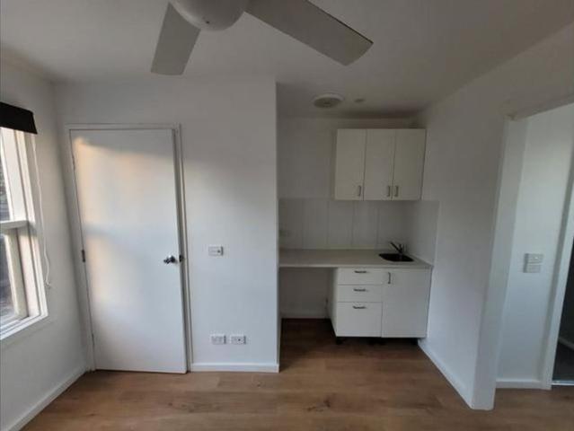 Granny Flat for rent in Morwell, Victoria