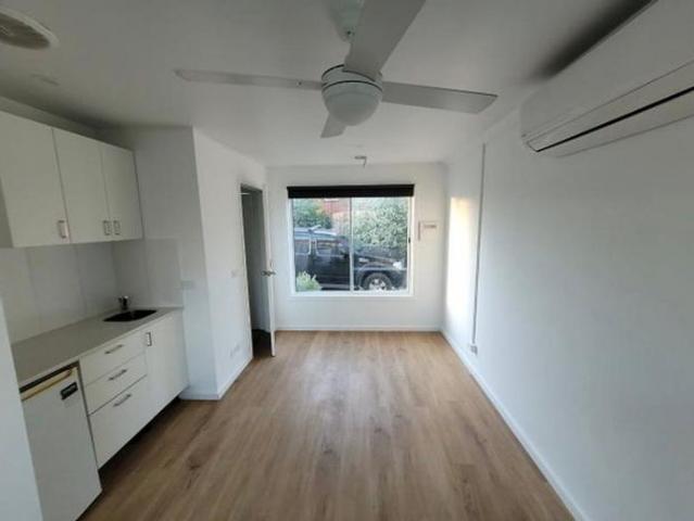 Granny Flat for rent in Morwell, Victoria