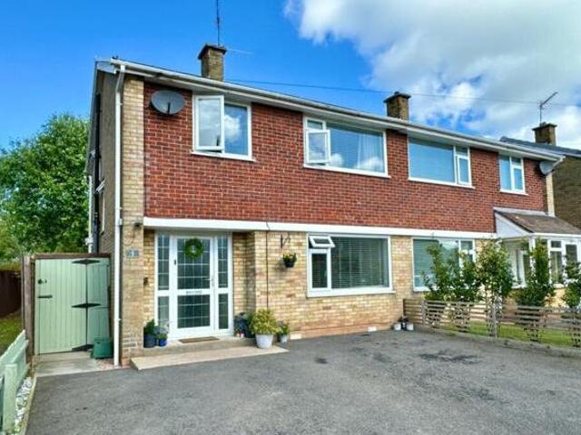 House for sale in Llanbadoc, Wales