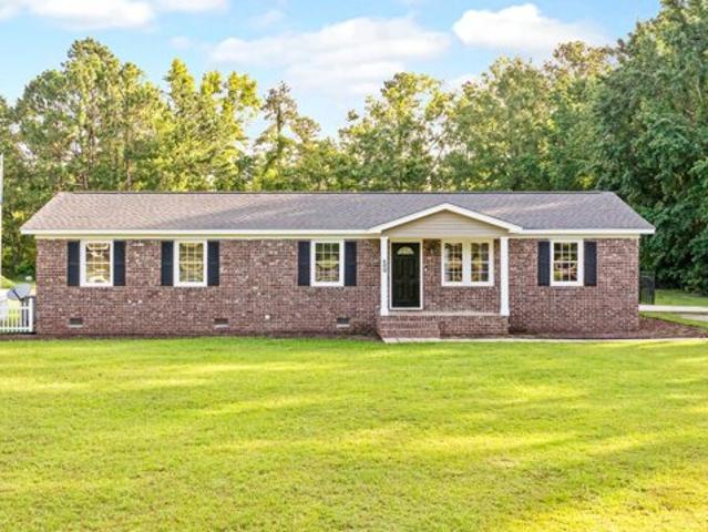 House for sale in Bonneau, South Carolina