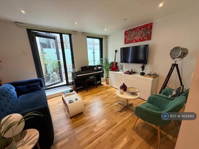 Apartment for rent in South Lambeth, Greater London