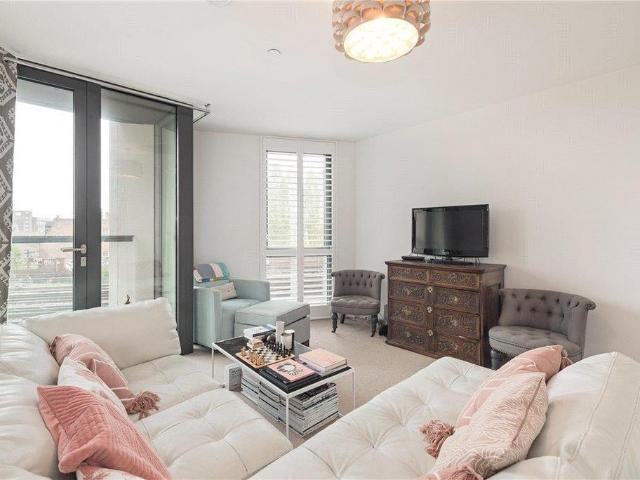 Apartment for rent in South Lambeth, Greater London