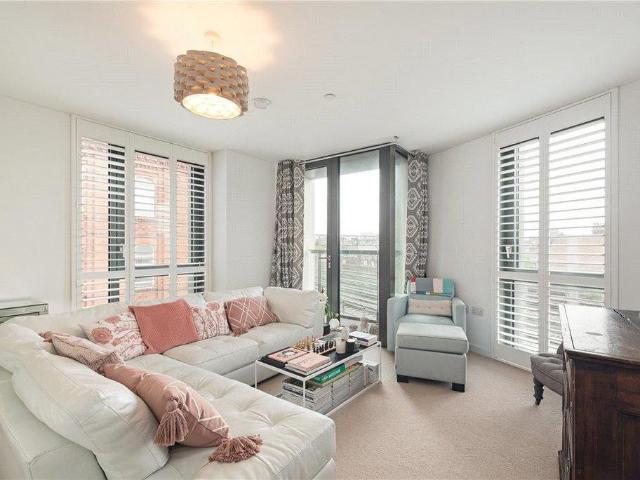 House for rent in South Lambeth, Greater London