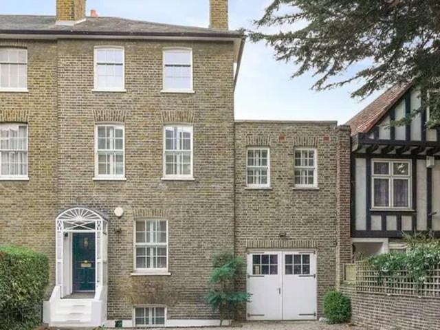 House for rent in London Borough of Merton, Raynes Park