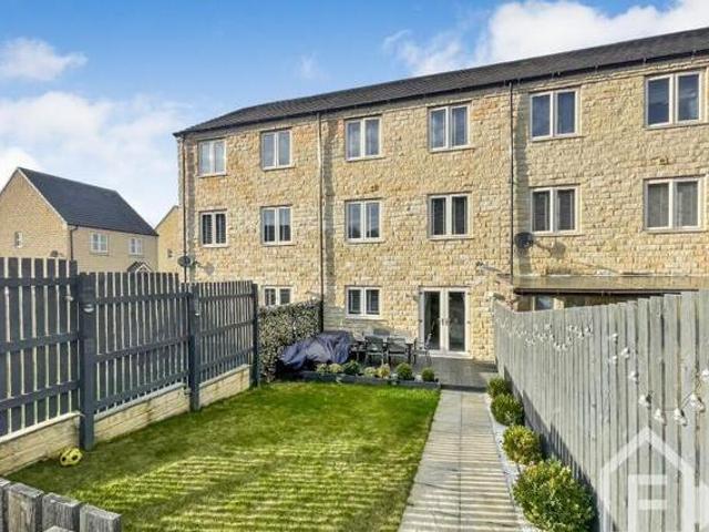 House for sale in Huddersfield, Kirklees