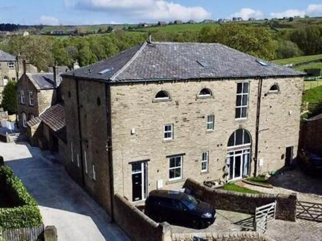 House for sale in Huddersfield, Kirklees