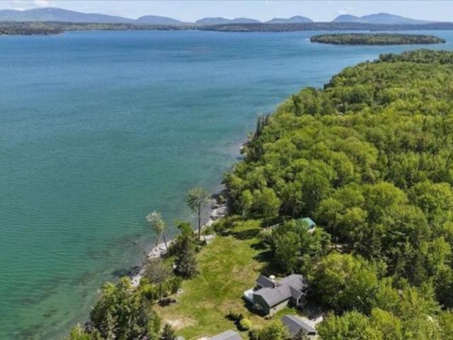 House for sale in Maine