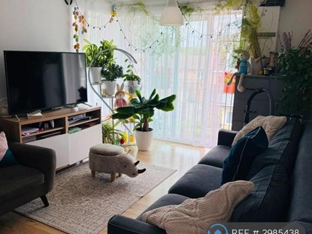 House for rent in London Borough of Hounslow, Greater London