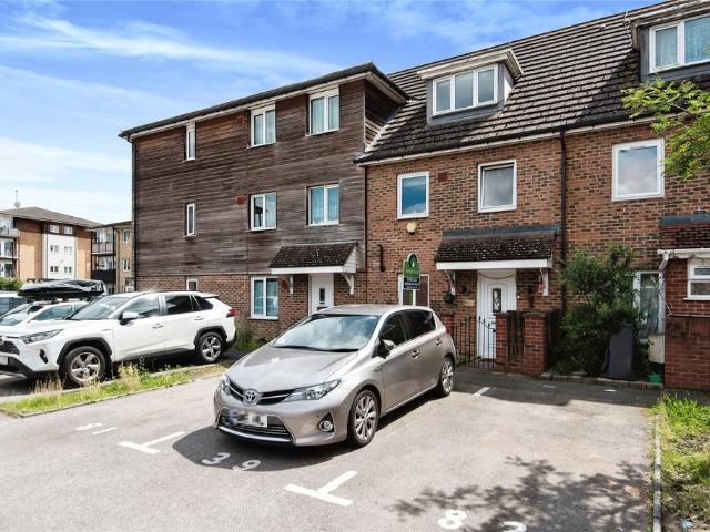 House for rent in London Borough of Hounslow, Greater London