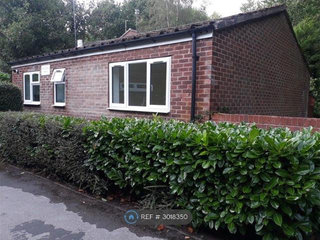 House for rent in Colshaw Farm, Wilmslow