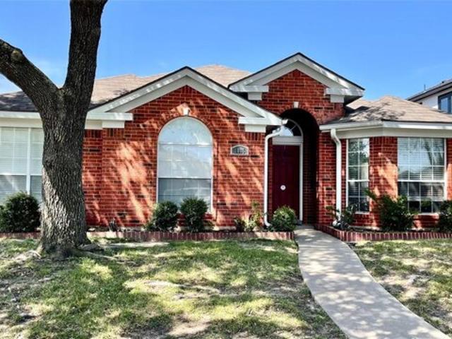House for sale in Allen