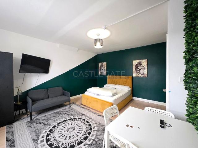 Apartment for rent in Hillhouse, Huddersfield