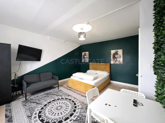 Apartment for rent in Hillhouse, Huddersfield