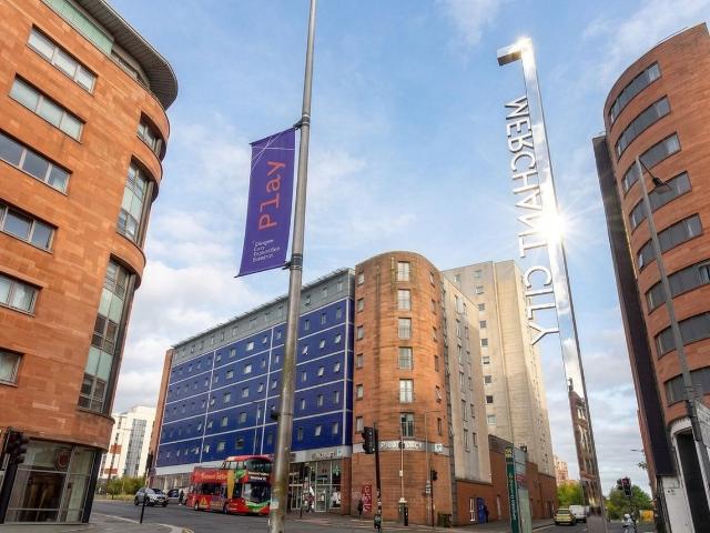 Studio for rent in Merchant City, Scotland