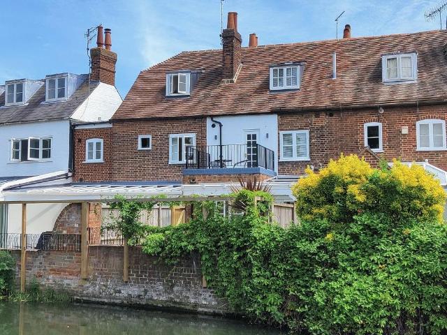 House for rent in The King's Mile, The Bridge