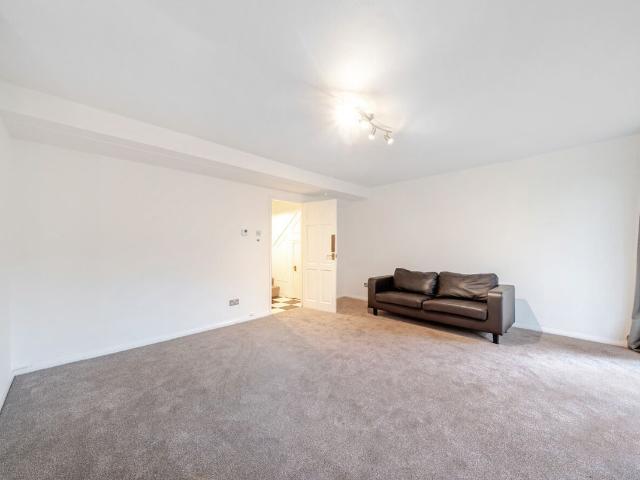 Apartment for rent in Blackheath Cator Estate, Greater London