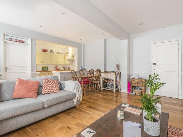 House for rent in London Borough of Lewisham, Cat Hill