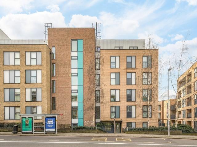 Apartment for rent in Parkside SE10, Greater London