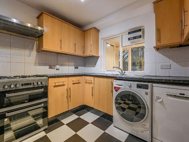 Apartment for rent in Blackheath Cator Estate, Greater London