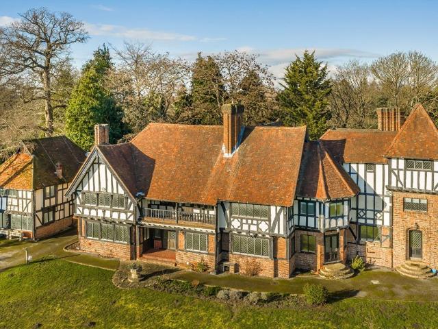Apartment for rent in West End, Elmbridge