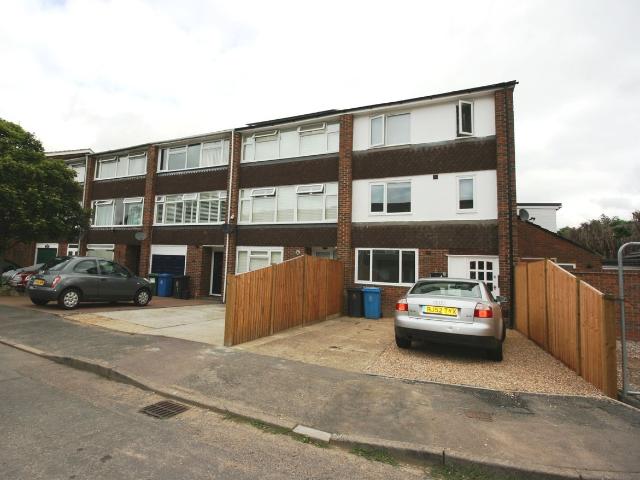 Studio for rent in Dedworth, Windsor