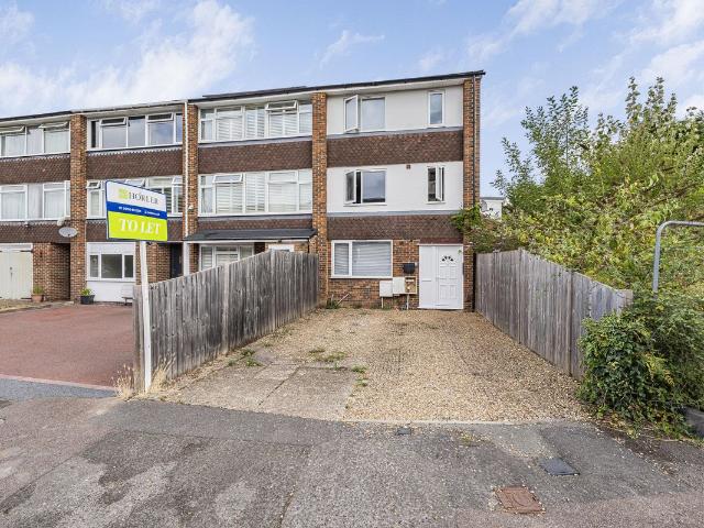 Studio for rent in Dedworth, Windsor