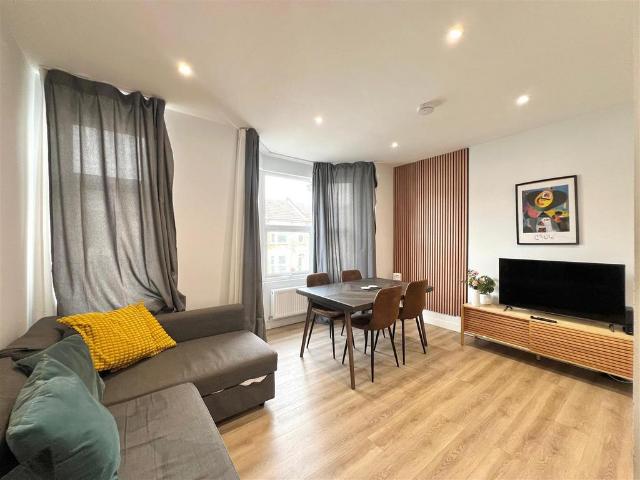 Apartment for rent in Higham Hill, Greater London