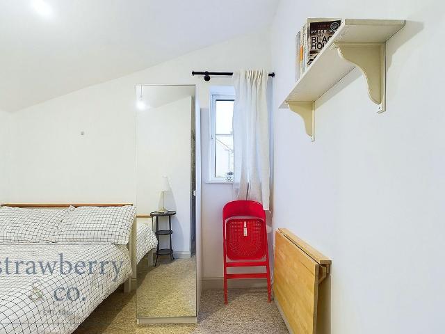 House for rent in Kingswood