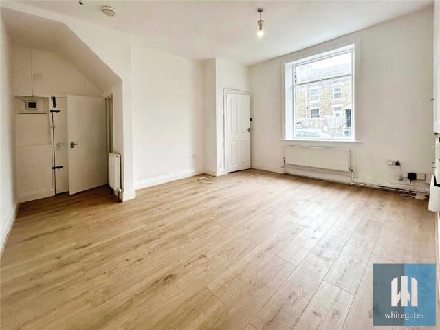 House for rent in Huddersfield, West Yorkshire