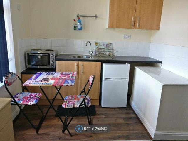 House for rent in Huddersfield, West Yorkshire