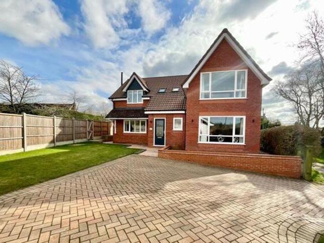 House for sale in Stone, Baswich