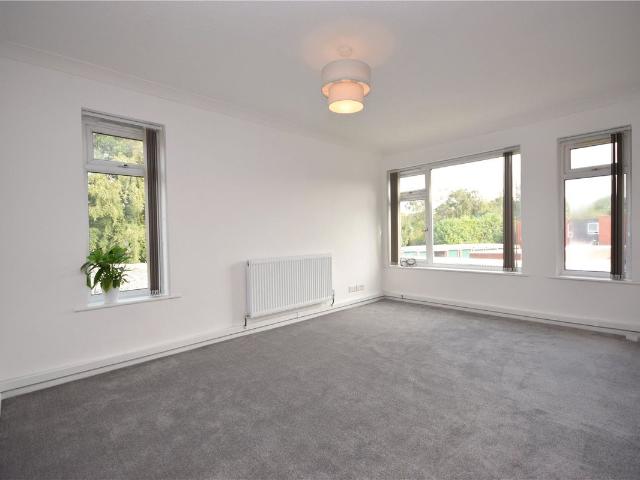 Apartment for rent in Alwoodley, West Yorkshire