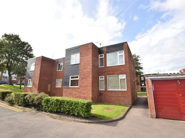 Apartment for rent in Alwoodley, West Yorkshire