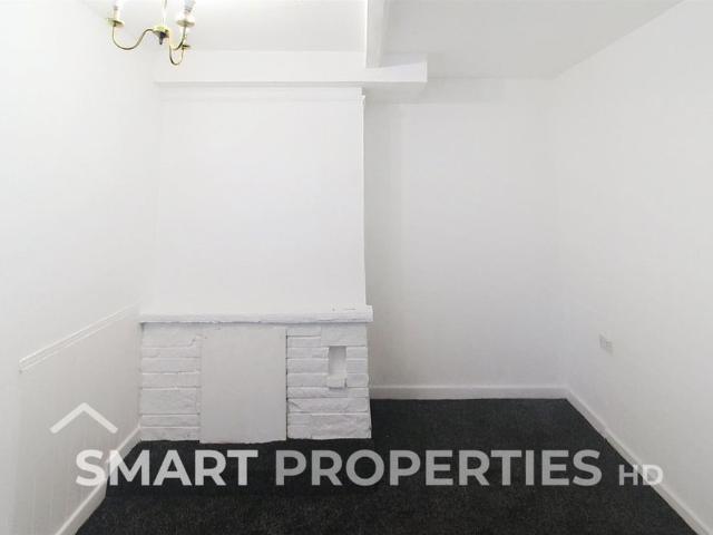 House for rent in Linthwaite, West Yorkshire