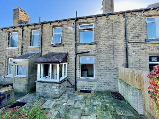 House for rent in Milnsbridge, Kirklees