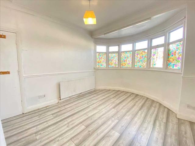 Apartment for rent in London Borough of Ealing, Hanwell