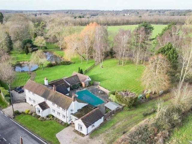 House for sale in Navestock Side, Essex