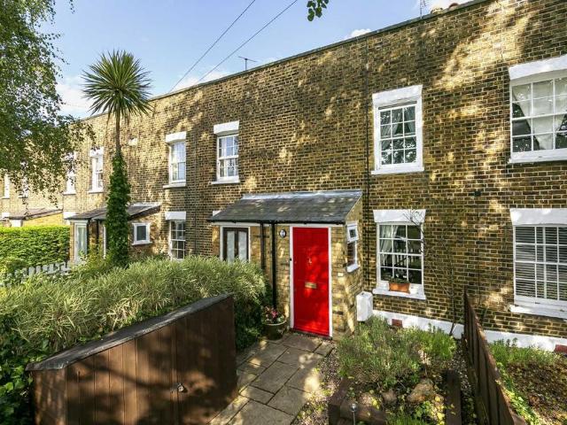 House for rent in London Borough of Richmond upon Thames, Greater London