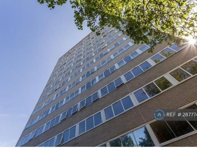 Apartment for rent in Summerstown, Greater London