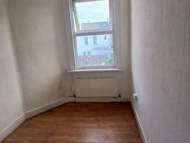 House for rent in Summerstown, Greater London