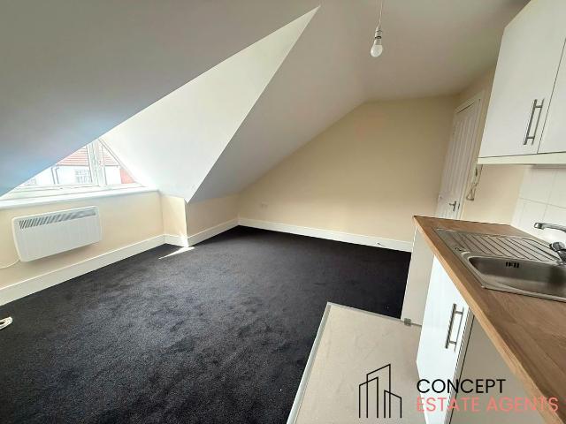 Apartment for rent in Summerstown, Greater London