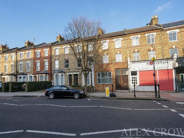 House for rent in Brownswood Park, Stoke Newington