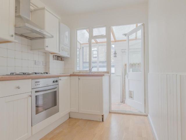Apartment for rent in Brownswood Park, Greater London