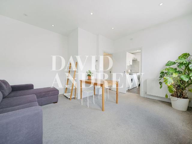 Apartment for rent in Brownswood Park, Stoke Newington