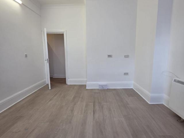 House for rent in Brownswood Park, Stoke Newington