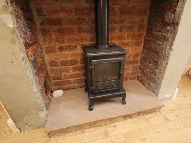 House for rent in Lydgate, Burnedge